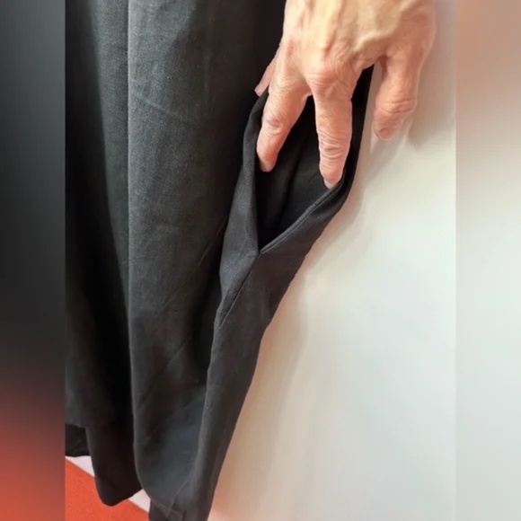 UNIVERSAL STANDARD - Sarah Linen Shift Dress - Black - X-Large (Plus Size 26-28) - Picture 9 of 16